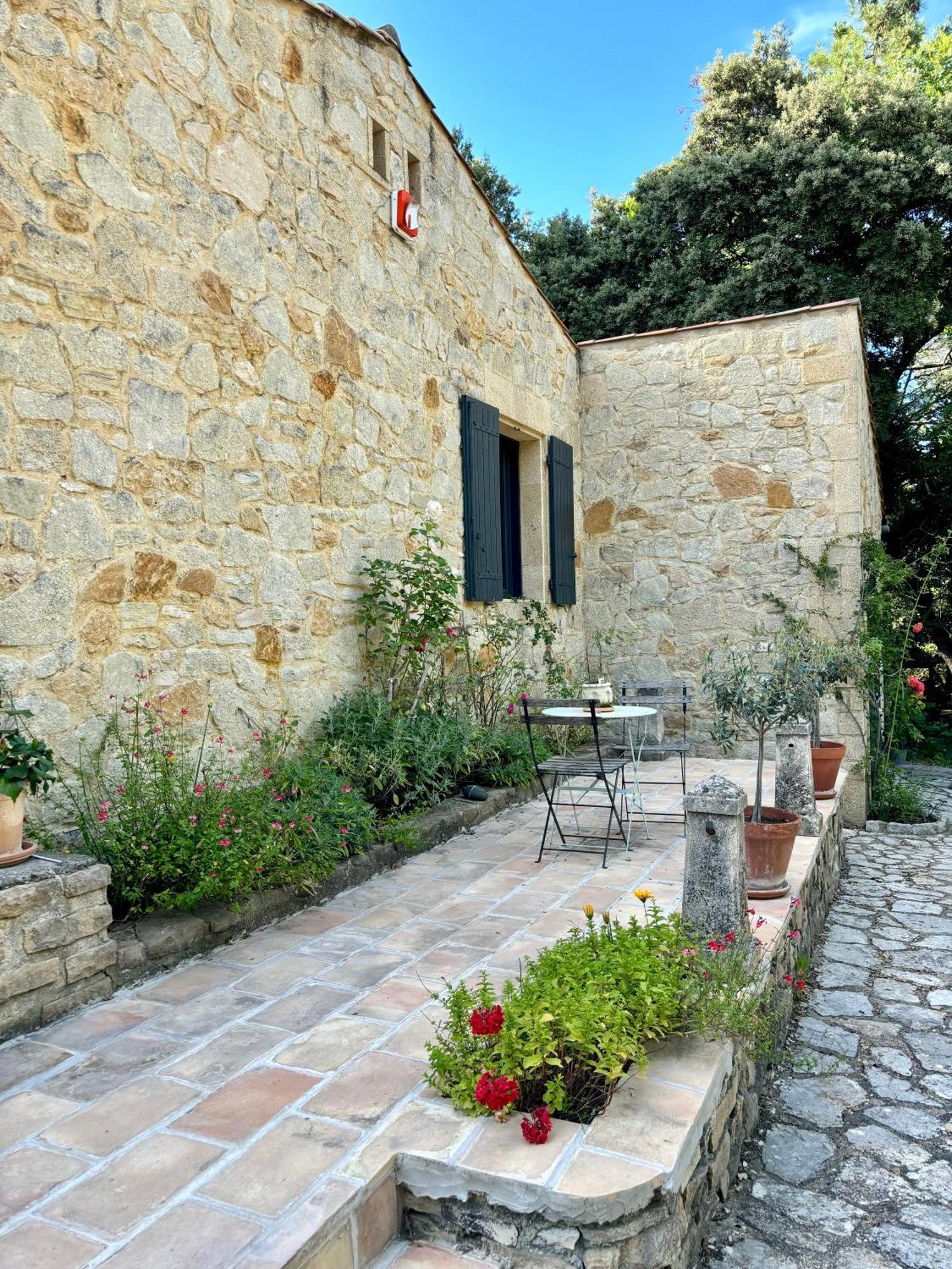 Maison Terre De Lune Mondragon Exteriér fotografie