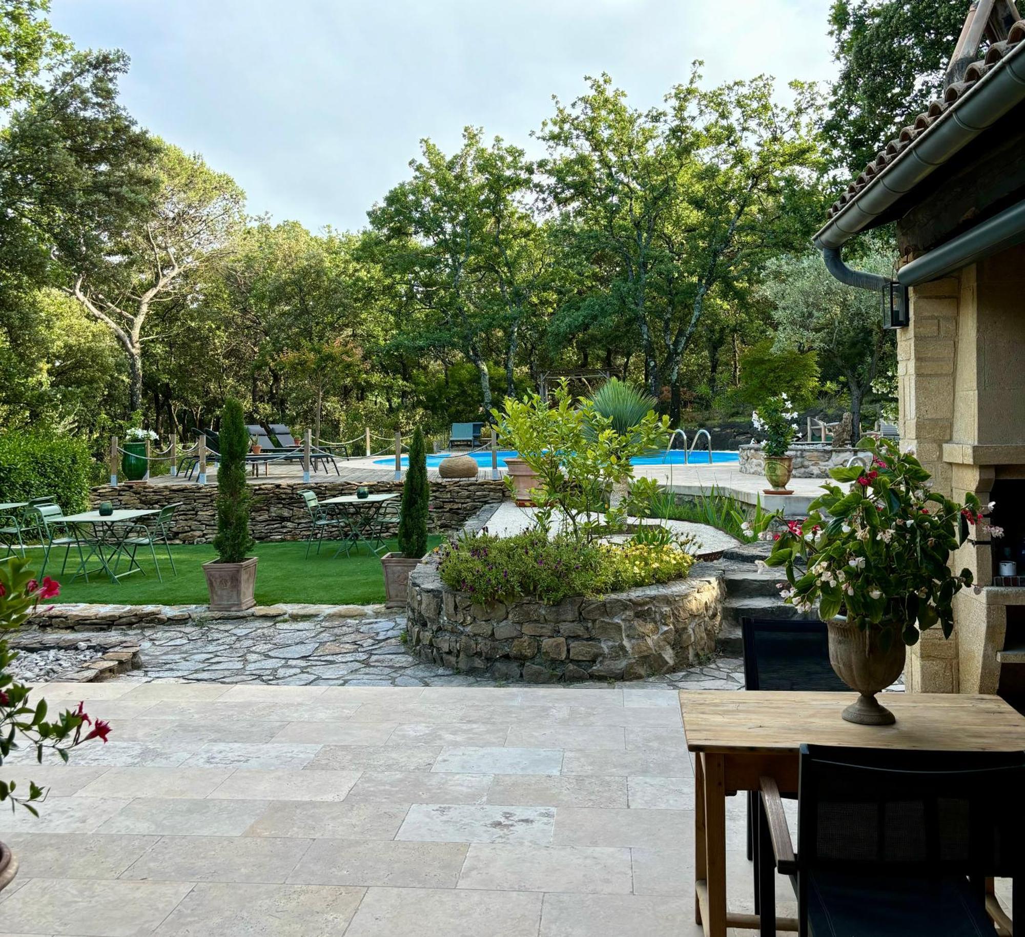 Maison Terre De Lune Mondragon Exteriér fotografie